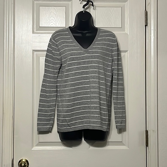 TH grey & white striped sweater - Picture 1 of 1